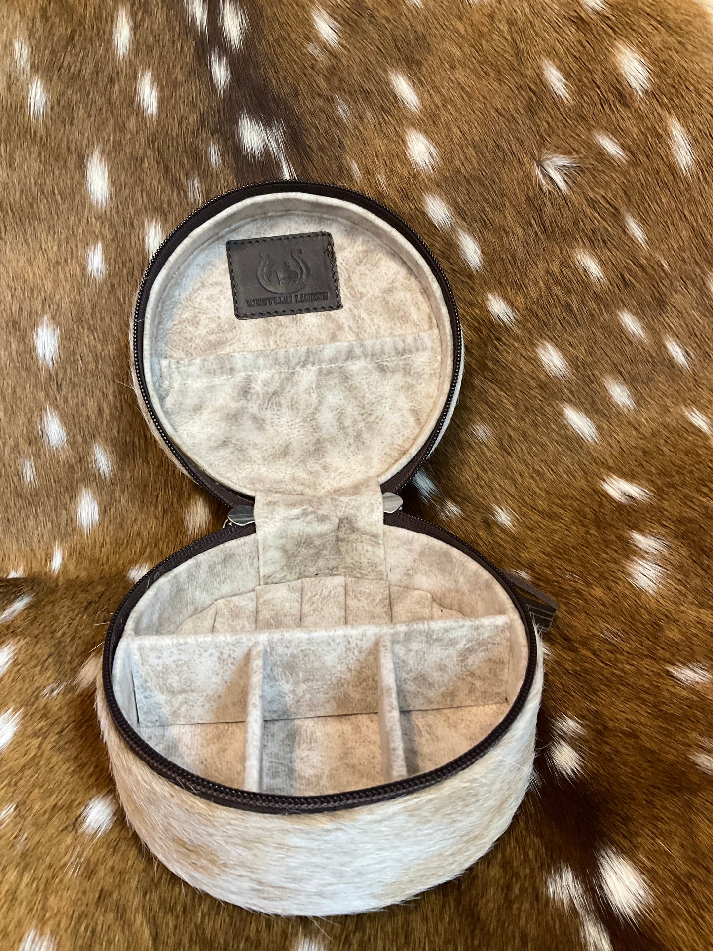 Jewelry Box Light Hide