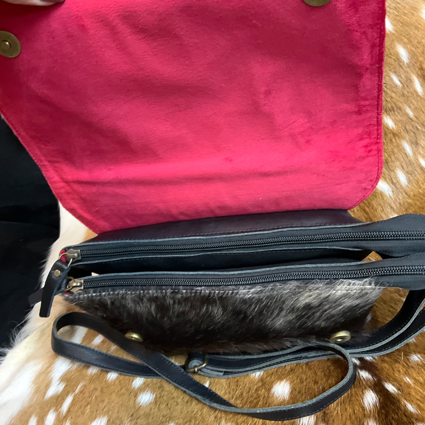 Cowhide / Tooled 2 Zipper Handbag