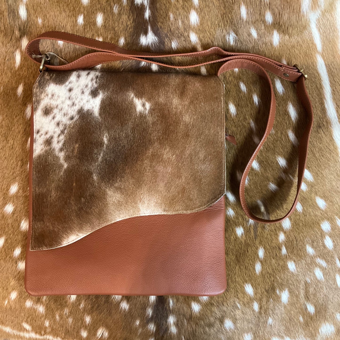 Hide Envelope Messenger Bag