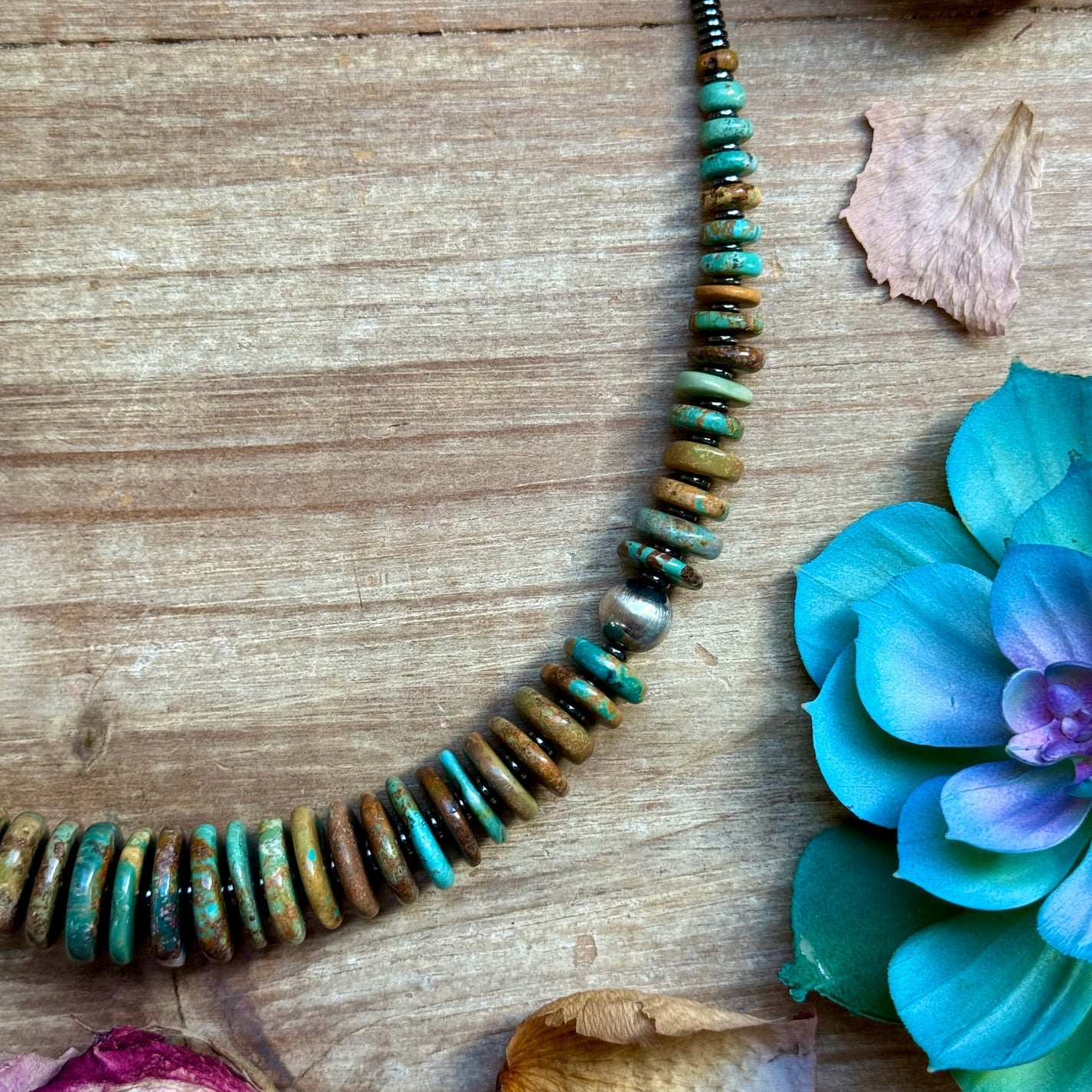 23” Dark Green Turquoise Graduated Necklace
