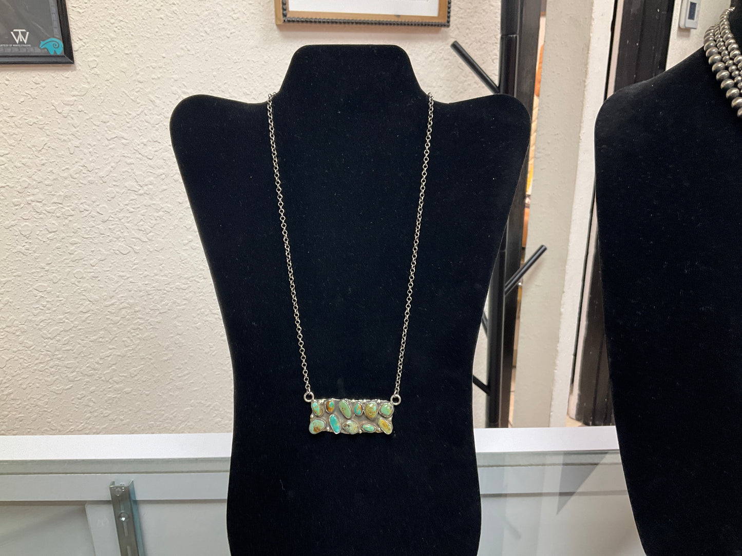 Bar necklace w/ mini stones