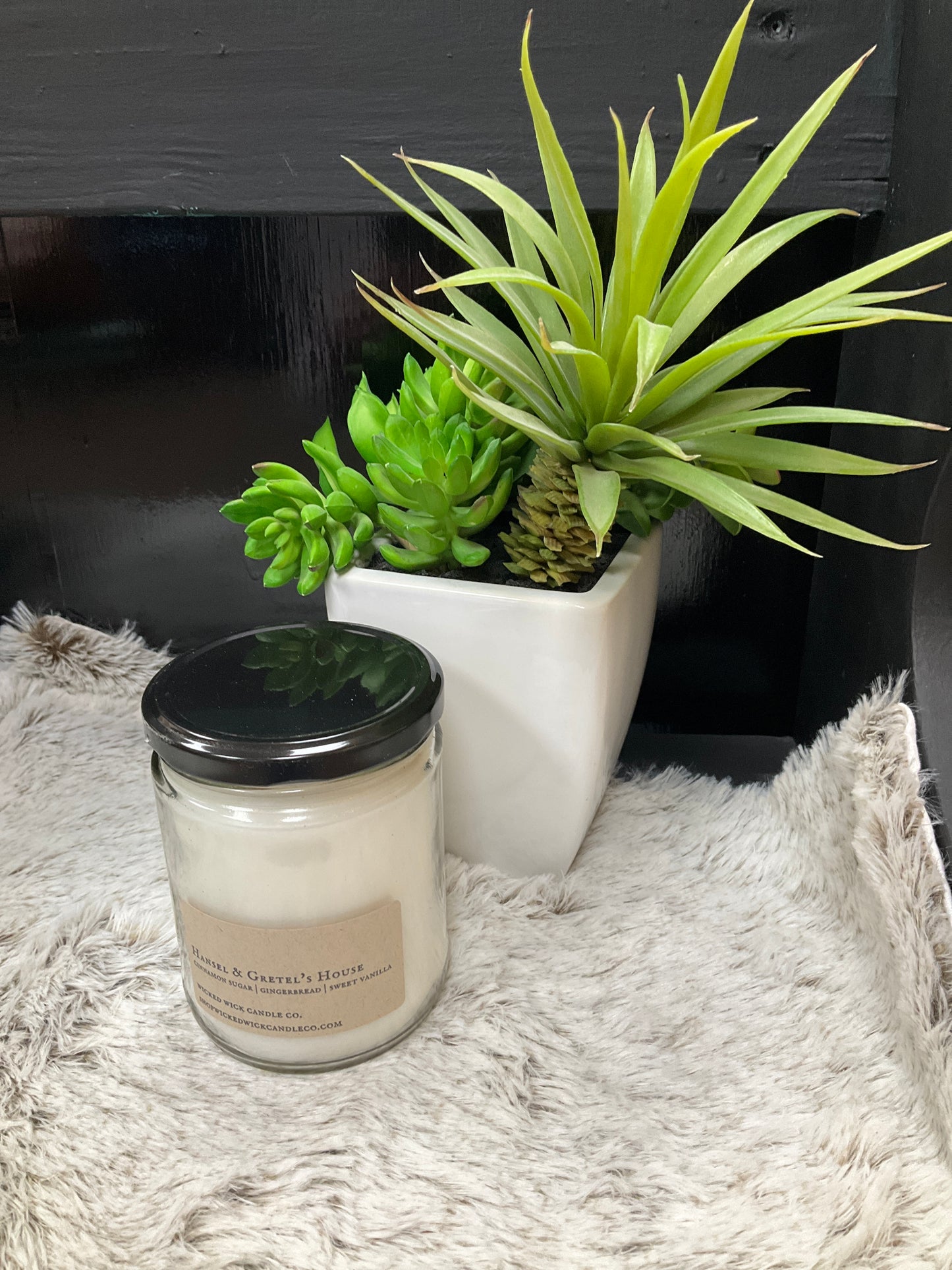 Hansel and Gretel’s House 16 Oz candle