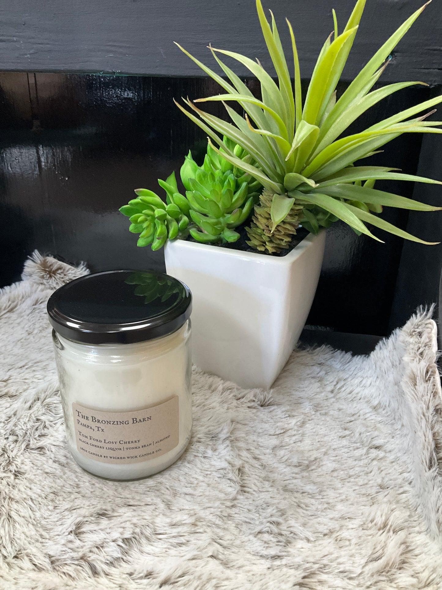 Tom Ford Lost Cherry 16 oz candle