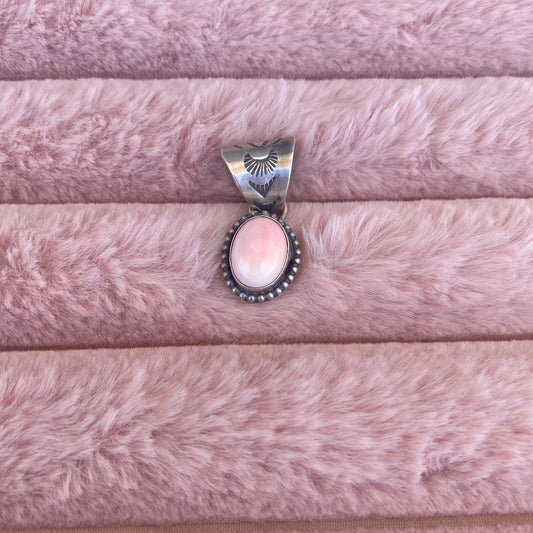 Sterling Silver Pink Conch Oval Pendant