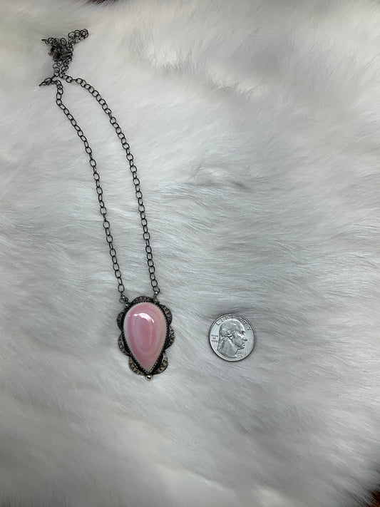 Navajo Handmade by Tia Long SS Pink Conch Necklace