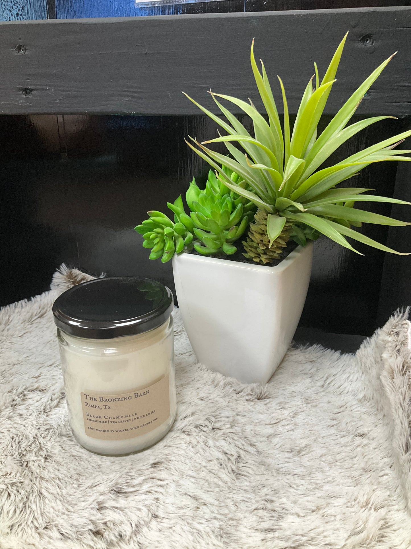 Black Chamomile 16 oz candle